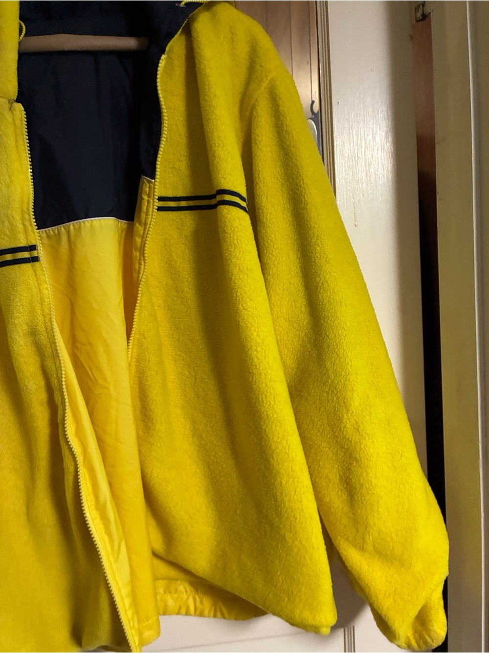 Windbreaker - Picture 8 of 13